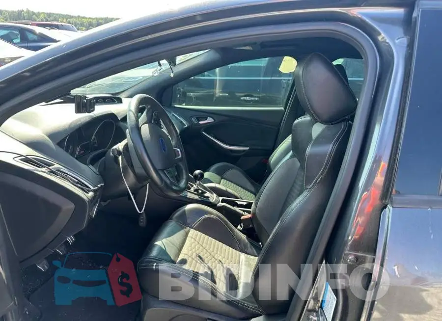 1FADP3L98HL306047 Photo# 7