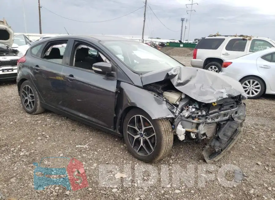 1FADP3M21JL310402 Photo# 4