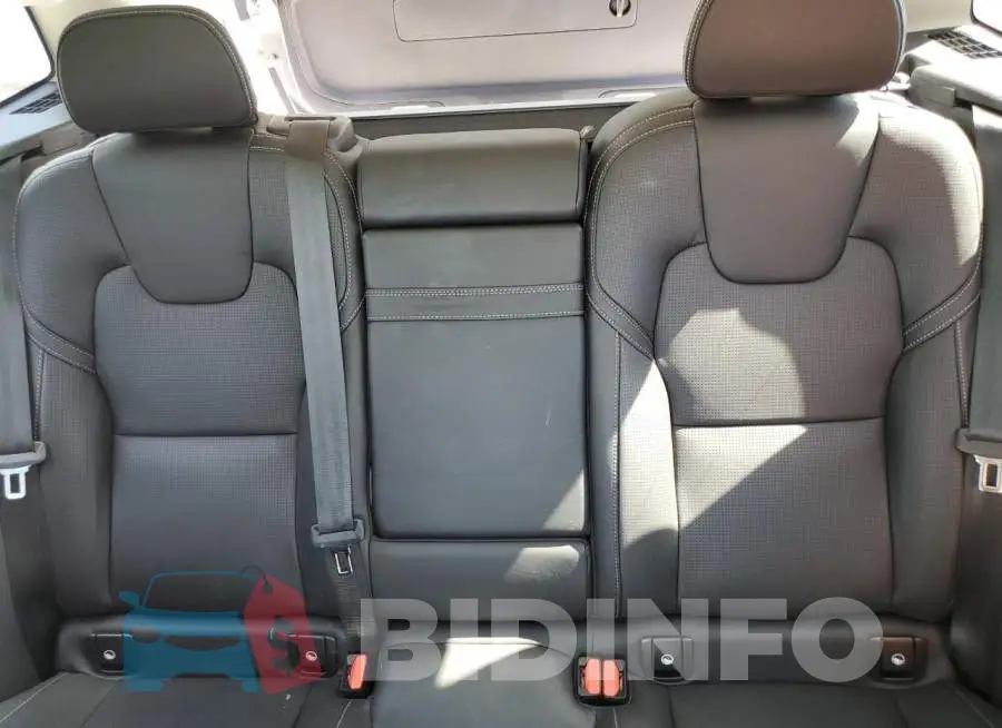 YV4102RL5M1753680 Photo# 10