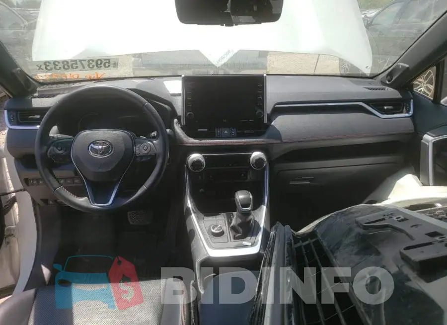 JTMFB3FV2MD010732 Photo# 8