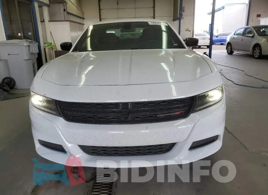 2C3CDXBG8PH530330 Photo# 5