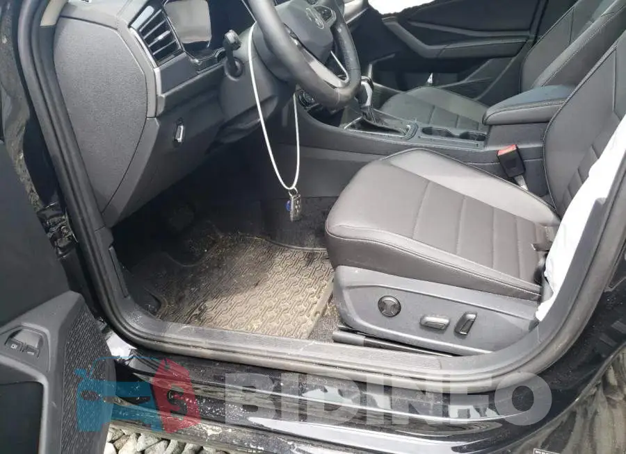 3VW7M7BUXPM022815 Photo# 7