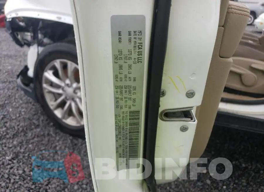 1C4PJLCB4KD159612 Photo# 12