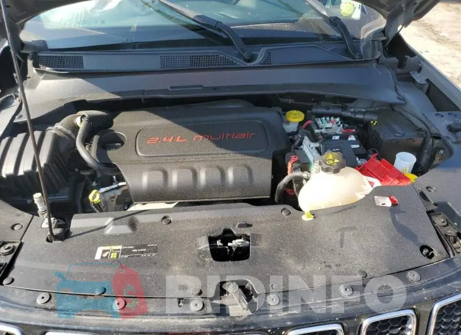 3C4NJDCB9LT215617 Photo# 11