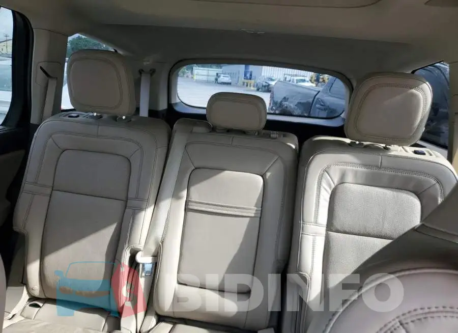 5LM5J7XC7LGL21517 Photo# 10