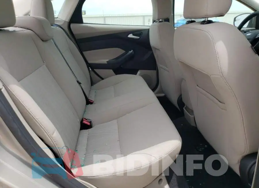 1FADP3F28GL245196 Photo# 10