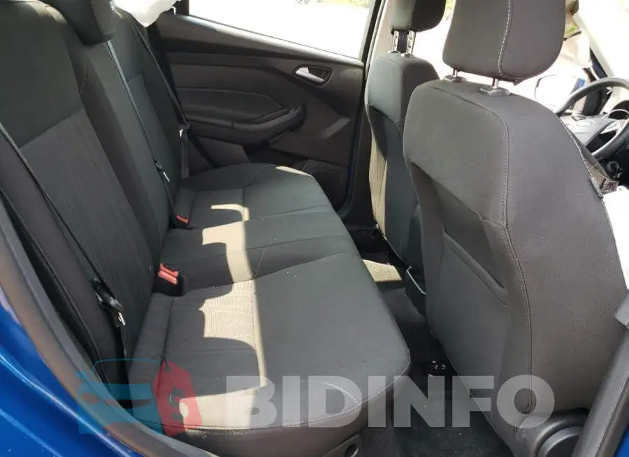 1FADP3FE4JL209975 Photo# 10