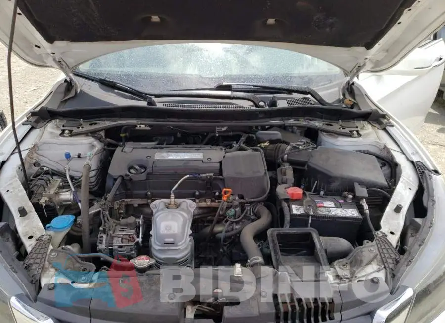 1HGCR2F82FA028544 Photo# 11