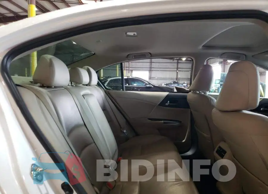 1HGCR3F86FA024339 Photo# 10