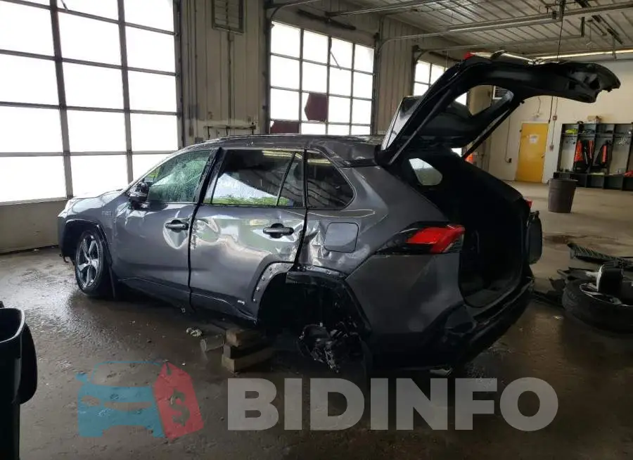 JTMCB3FV4MD049745 Photo# 2
