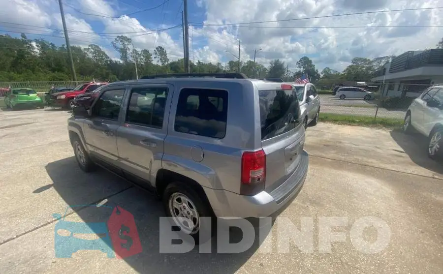 1C4NJPBB0GD656566 Photo# 3