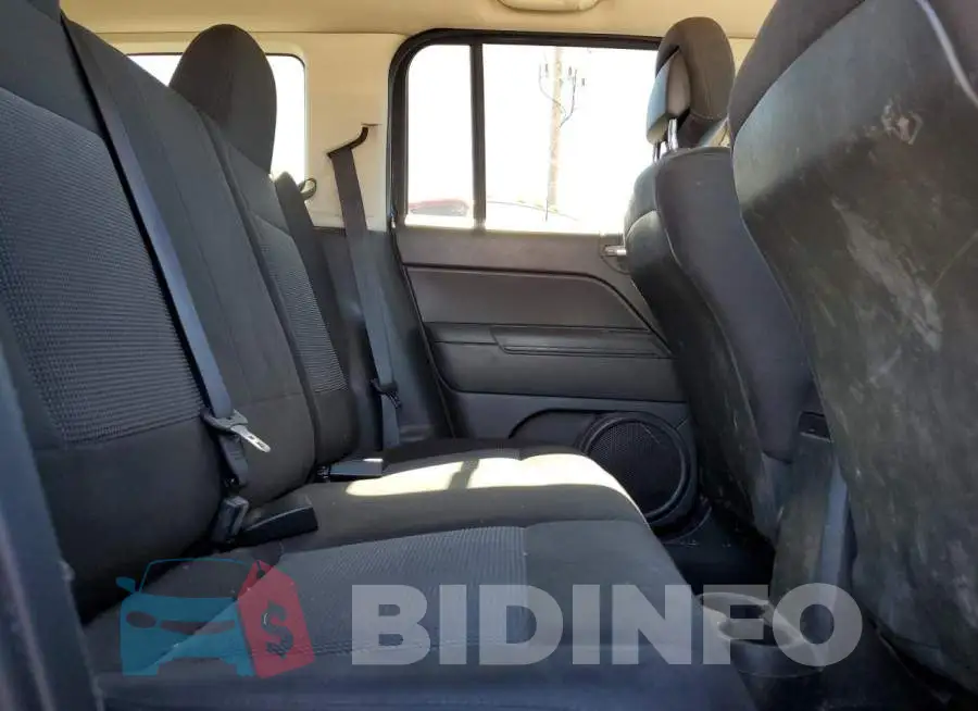 1C4NJRBB8ED575677 Photo# 11