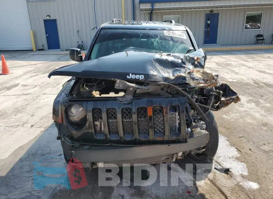 1C4NJRBB8HD104178 Photo# 5
