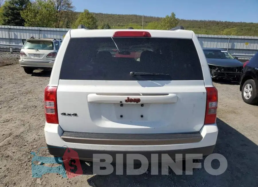 1C4NJRBB9HD163708 Photo# 6