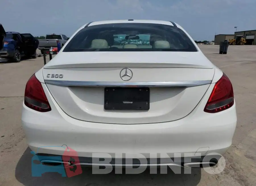 55SWF4JBXJU246832 Photo# 6
