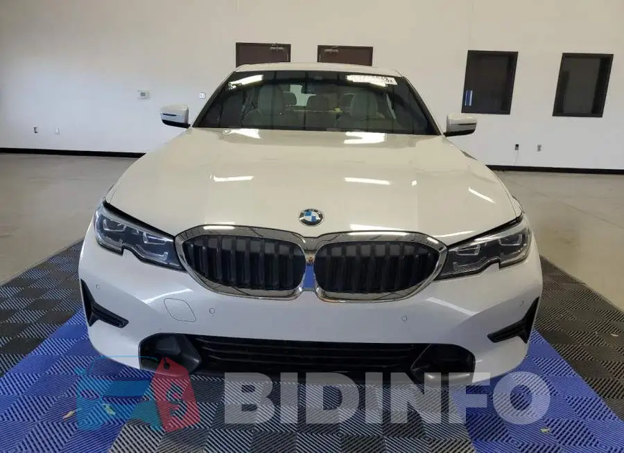 3MW5R1J0XN8C69097 Photo# 5