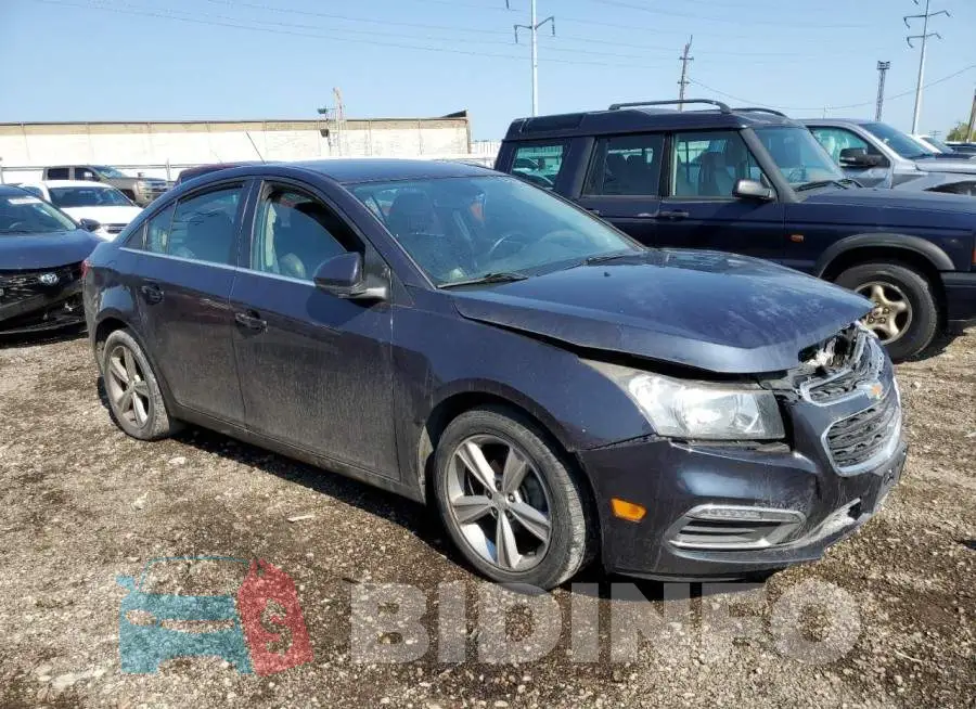 1G1PE5SB3F7177484 Photo# 4