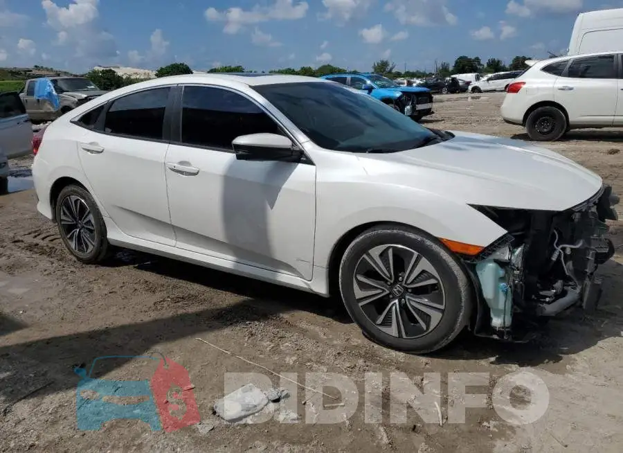 19XFC1F72HE000080 Photo# 4