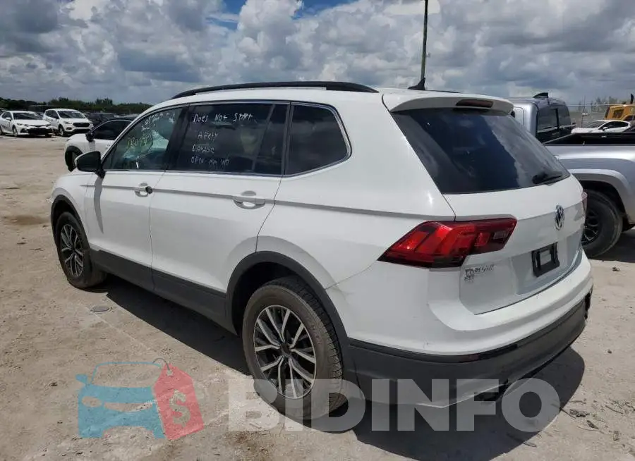 3VV2B7AX8KM082715 Photo# 2