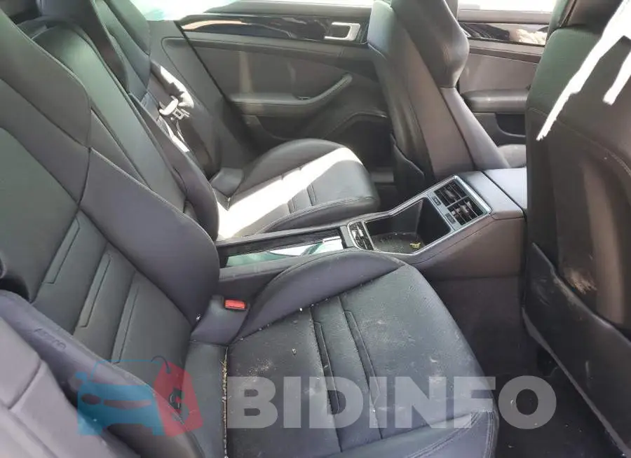 WP0AB2A72JL131047 Photo# 10