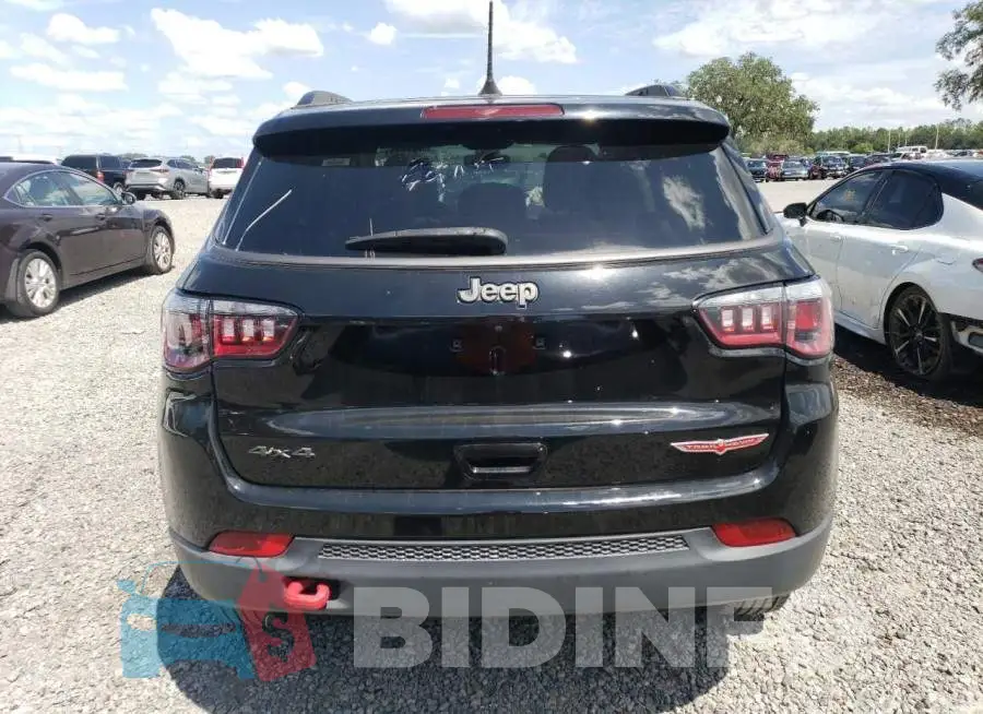3C4NJDDB3LT159608 Photo# 6