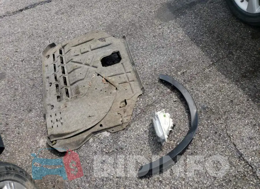 1FMCU0J92HUB04049 Photo# 12