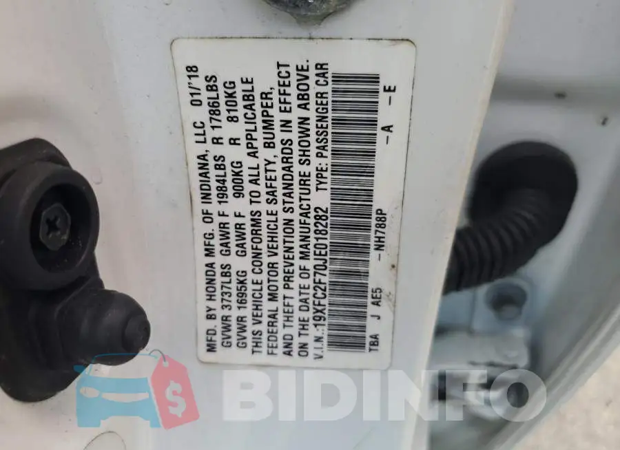 19XFC2F70JE018282 Photo# 12