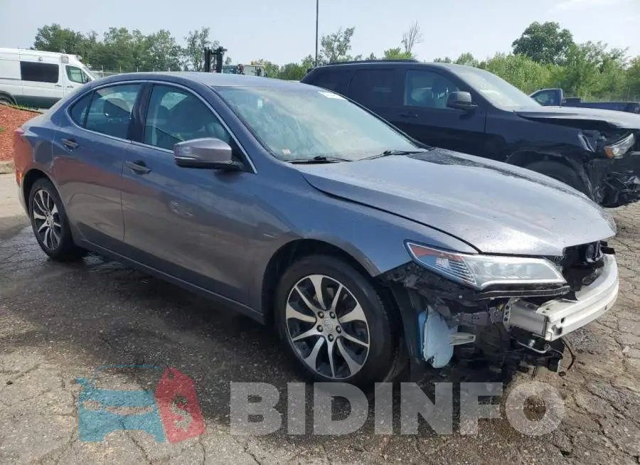 19UUB1F32HA005534 Photo# 4