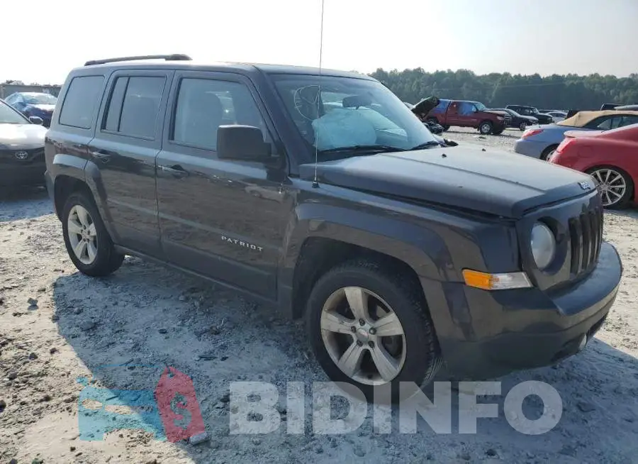 1C4NJPFB5ED629029 Photo# 4
