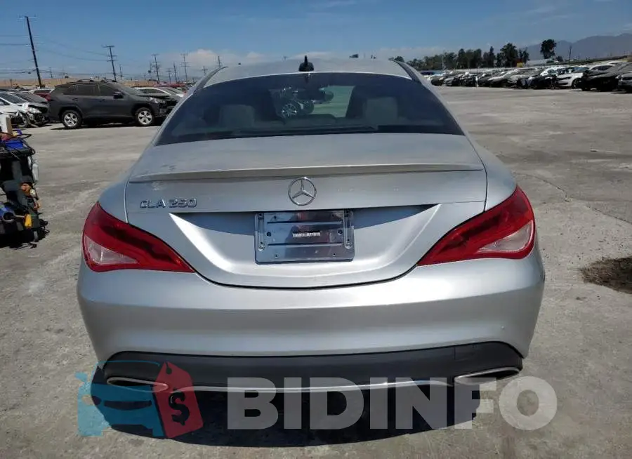 WDDSJ4EB7JN635038 Photo# 6