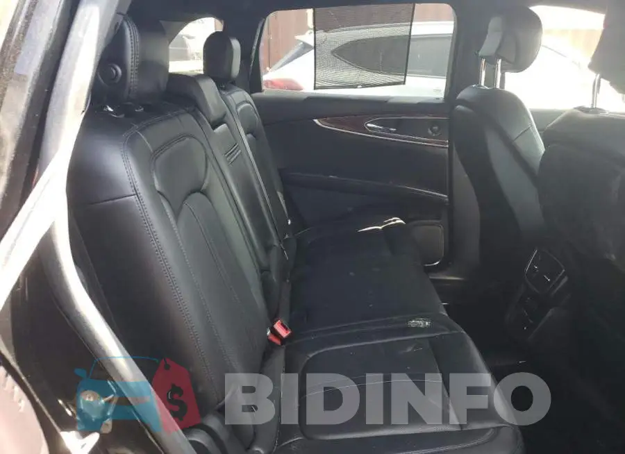 2LMPJ6LR2JBL30067 Photo# 11