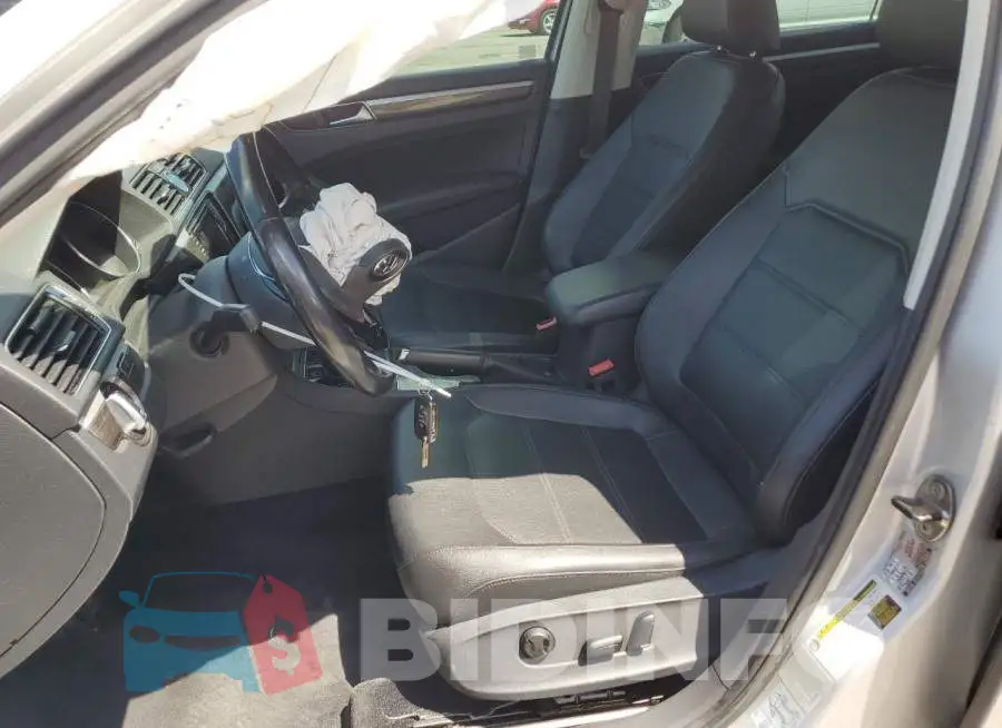1VWBT7A37GC058999 Photo# 7
