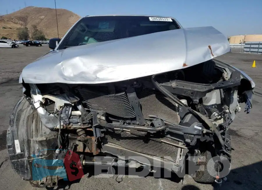 1N6BD0CT2JN753534 Photo# 5