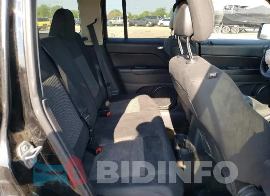 1C4NJRBB2ED774031 Photo# 10