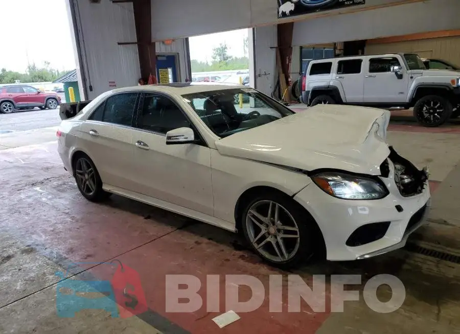WDDHF8JB4FB133508 Photo# 4