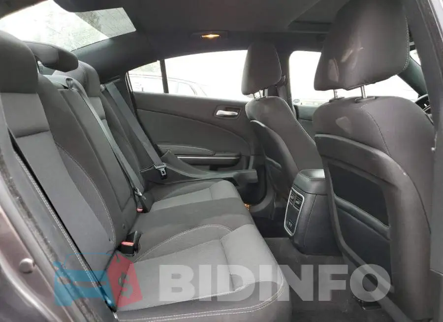 2C3CDXFG3FH748832 Photo# 10