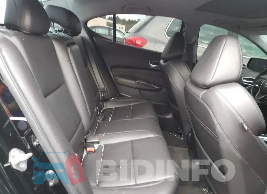 19UUB1F37JA001582 Photo# 10