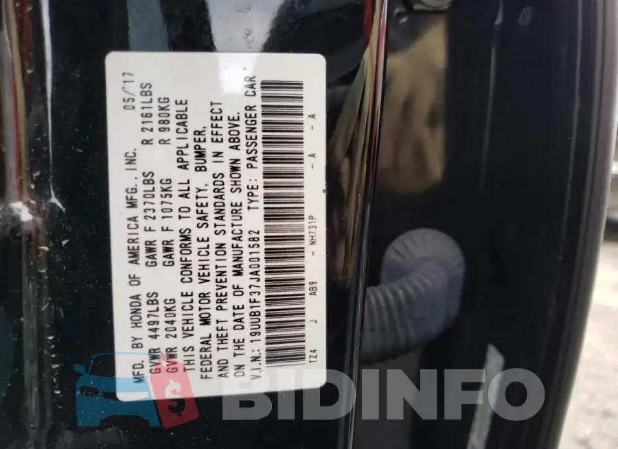 19UUB1F37JA001582 Photo# 12