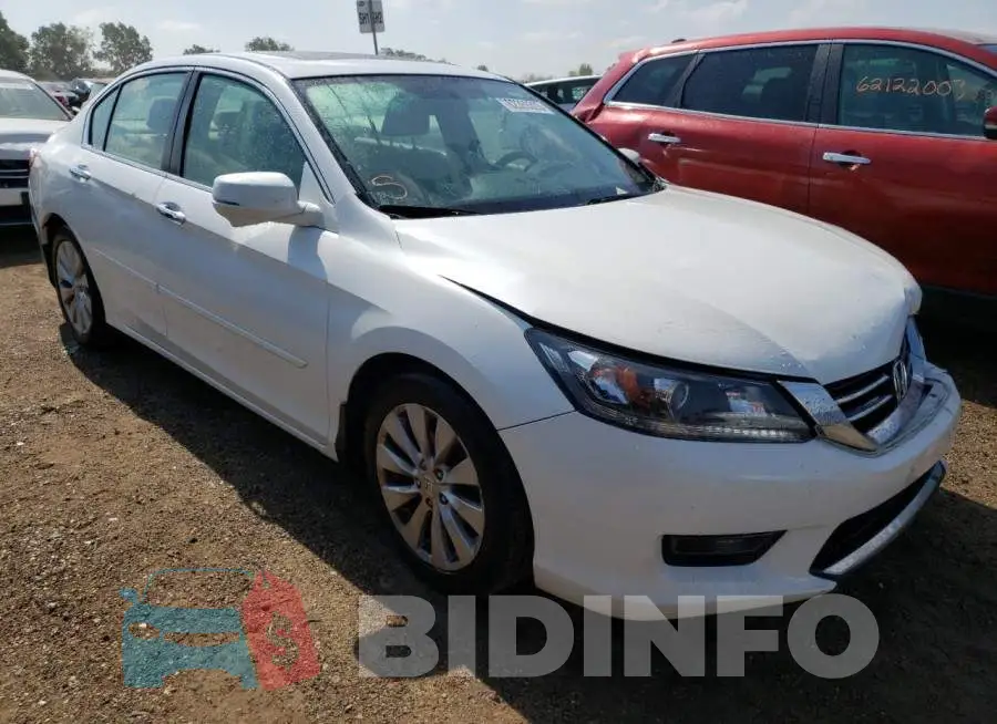 1HGCR2F70FA147202 Photo# 4