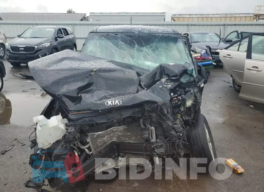 KNDJN2A28E7092832 Photo# 5