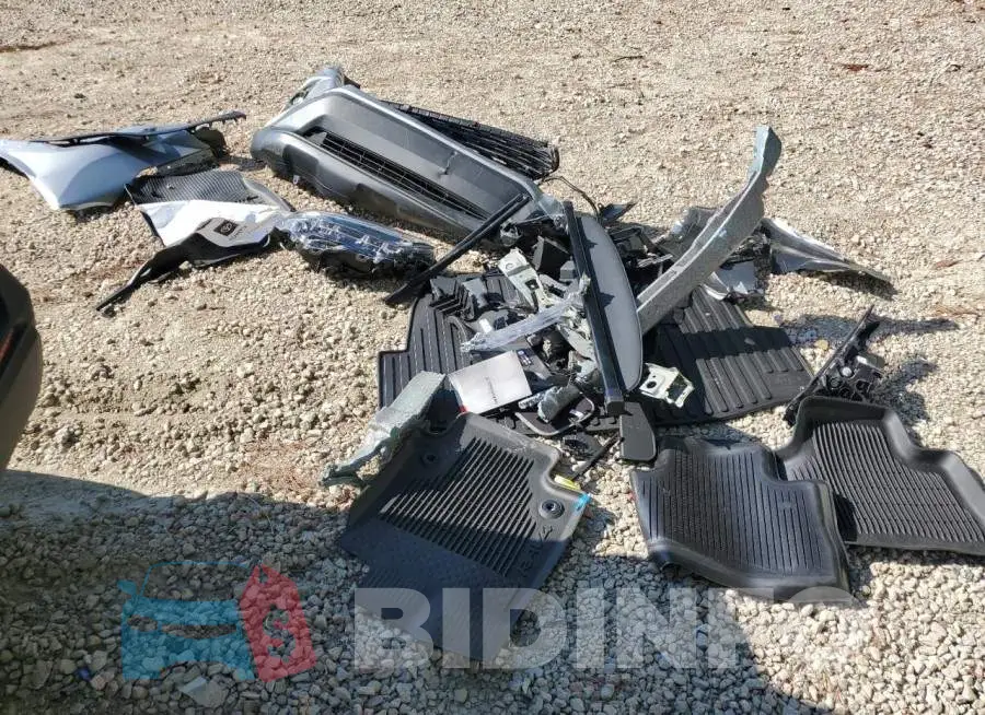 2T3C1RFV2PC231684 Photo# 13
