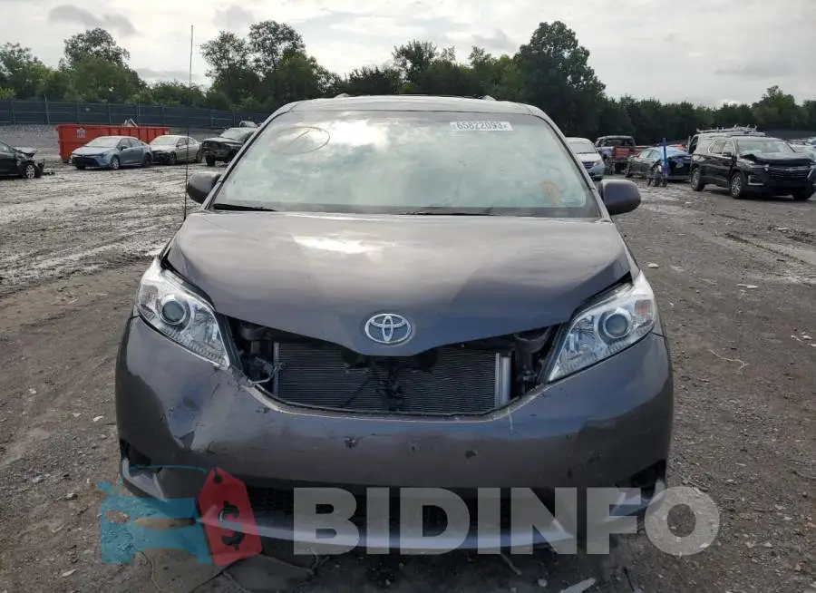5TDKK3DCXES430180 Photo# 5