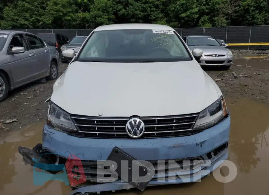3VW2B7AJ2JM225776 Photo# 5