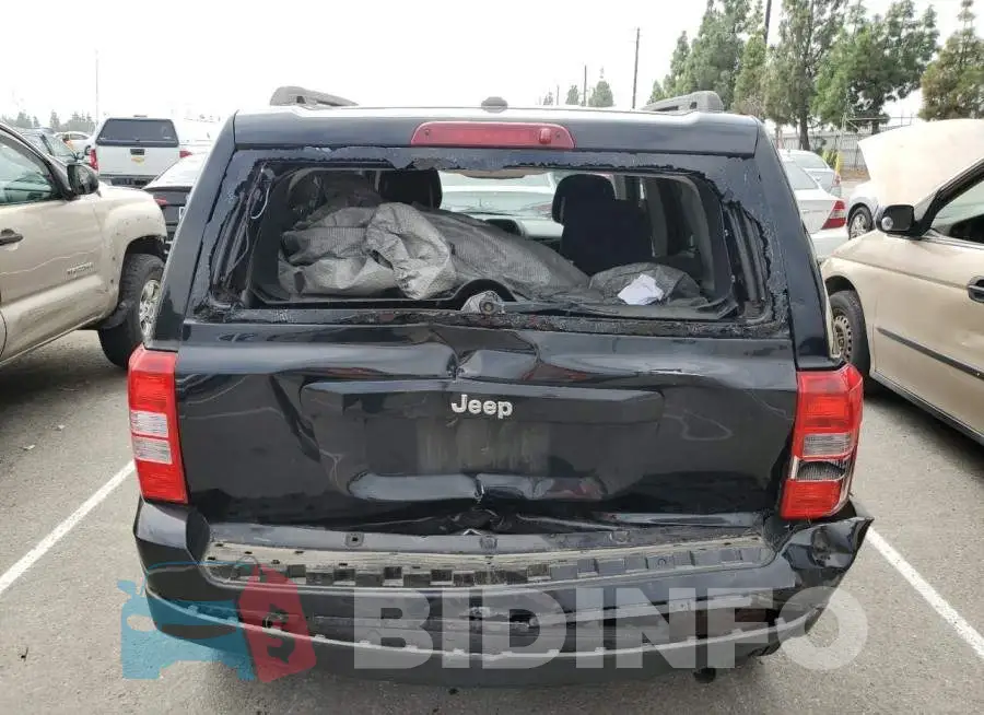 1C4NJPFBXHD160590 Photo# 6
