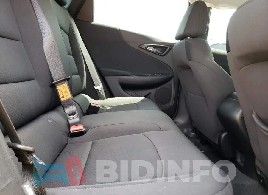 1G1ZG5ST4PF156842 Photo# 10
