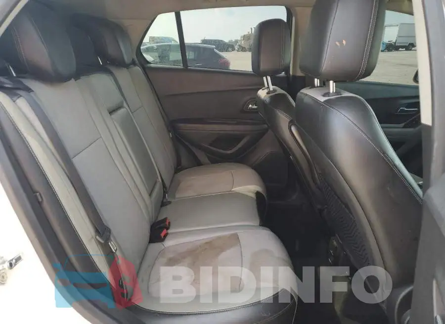 KL7CJLSB1FB108258 Photo# 11