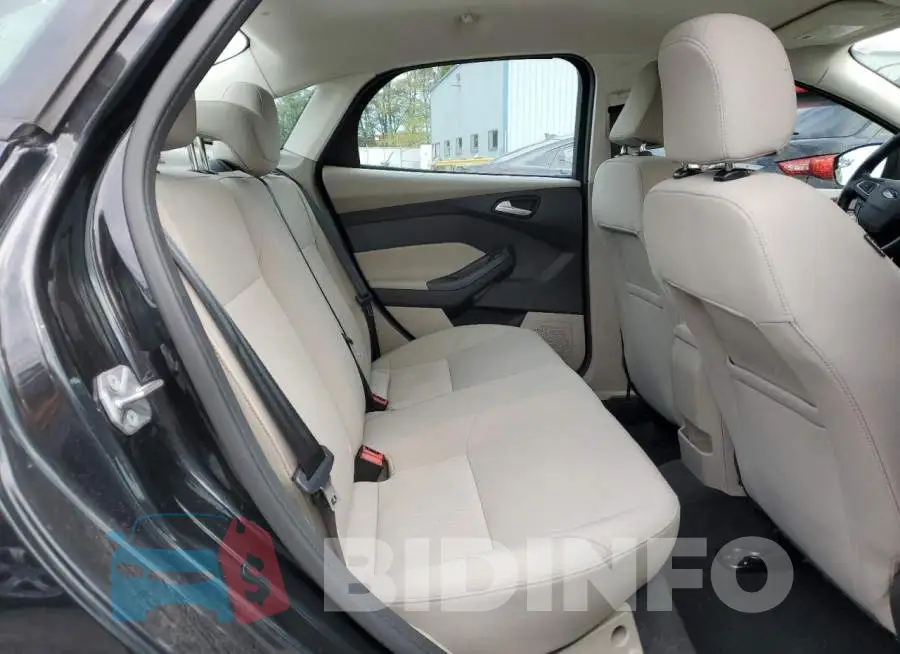 1FADP3F28FL257069 Photo# 10
