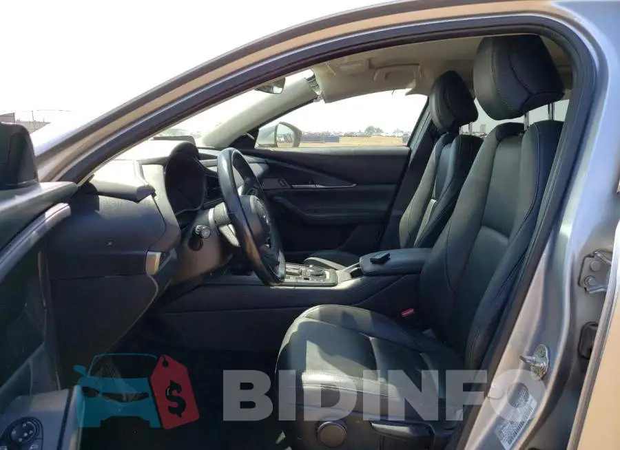 3MVDMBBL8MM241184 Photo# 7