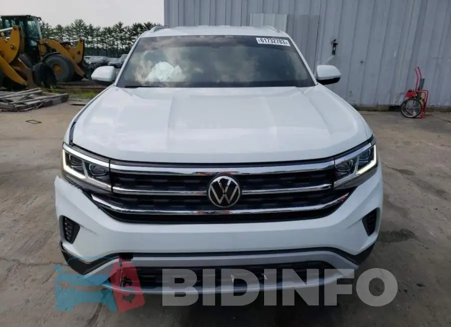 1V2GC2CAXMC216768 Photo# 5