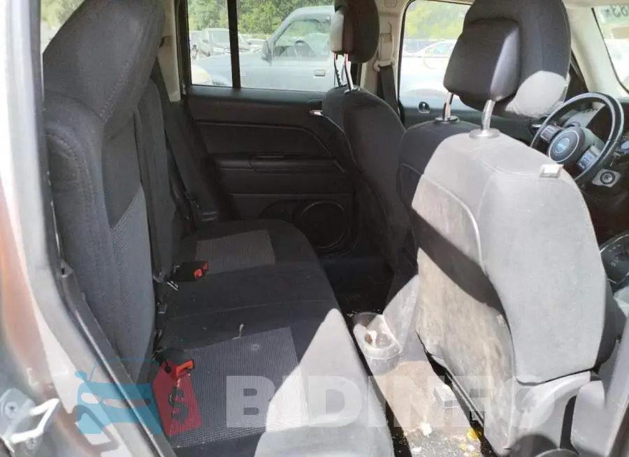 1C4NJRFB3ED816961 Photo# 11